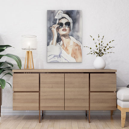 Canvas schilderij interieur Vrouw die een Zonnebril Draagt