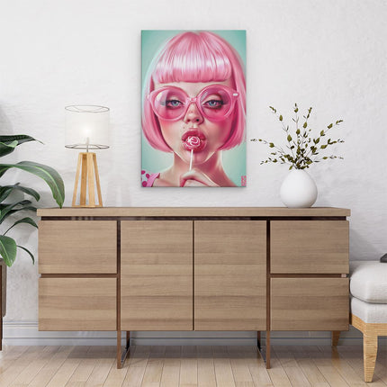 Canvas schilderij interieur Meisje met Roze haar en Bril Eet een Lolly