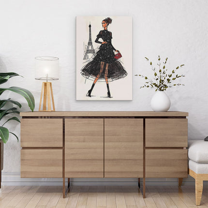 Canvas schilderij interieur Vrouw in een Zwarte Jurk die voor de Eiffeltoren loopt