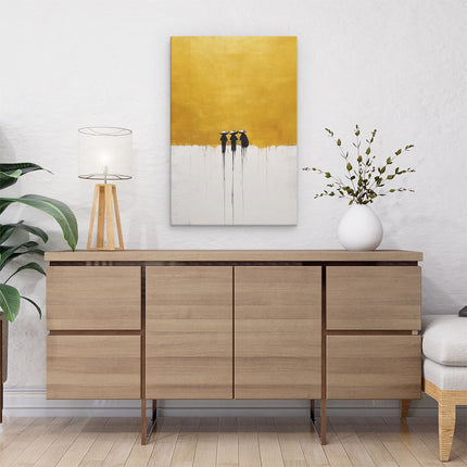Canvas schilderij interieur Drie Mensen Staan ​​Voor een Gele Achtergrond