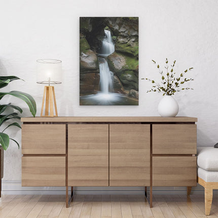 Canvas schilderij interieur Waterval die door een Grot Stroomt