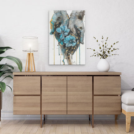 Canvas schilderij interieur Twee Handen met Blauwe Bloemen