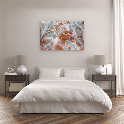 Canvas schilderij slaapkamer Vrouw met een Tulband en Sieraden