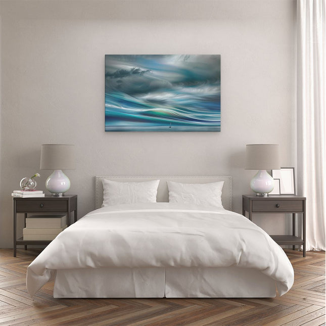 Canvas schilderij slaapkamer Stormachtige Lucht met een Zeilboot in het Water