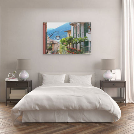 Canvas schilderij slaapkamer Kleurijk Straatje in Italie