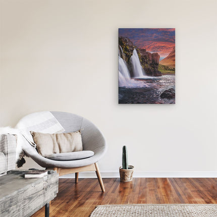 Canvas Schilderij Kamer Waterval Bij Een berg