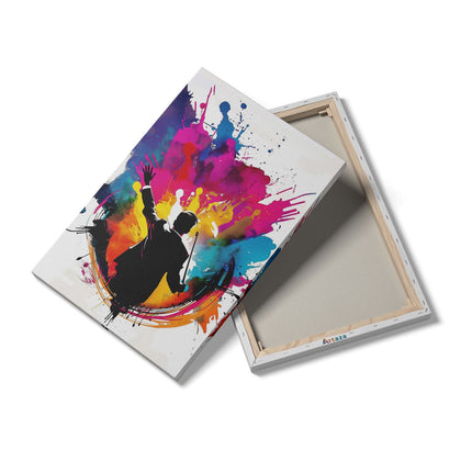 Canvas schilderij details Een Man in een Pak Houdt een Stokje Vast voor Kleurrijke Verfspatten