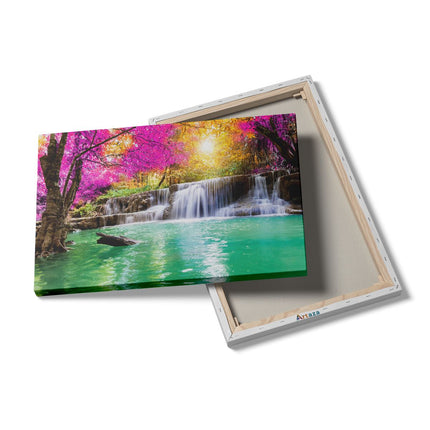 Canvas schilderij details Waterval Met Groen Water En Roze Bladeren