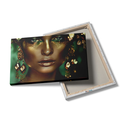 Canvas schilderij details Vrouw met Gouden Make-Up en Oorbellen