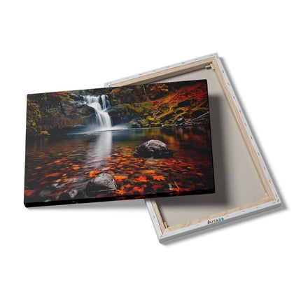 Canvas schilderij details Waterval Omgeven door Herfstbladeren