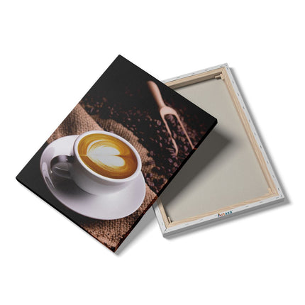 Canvas Schilderij Details Kopje Koffie In Een Hartje Met Koffiebonen