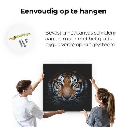 Canvas schilderij ophangen Tijger Op Zwart Achtergrond