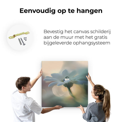 Canvas schilderij ophangen Bloem met een Druppel Water Erop