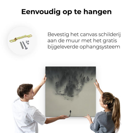 Canvas schilderij ophangen Persoon die 's Nachts door een Bos loopt