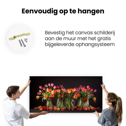 Canvas schilderij ophangen Tulpen in Vazen ​​Op een Zwarte Achtergrond