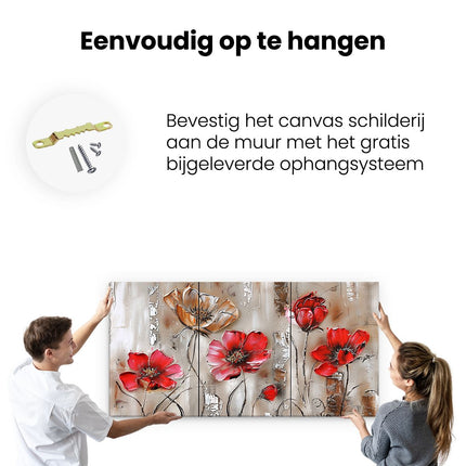 Canvas schilderij ophangen Drie Schilderijen van Rode Bloemen op een Houten Muur