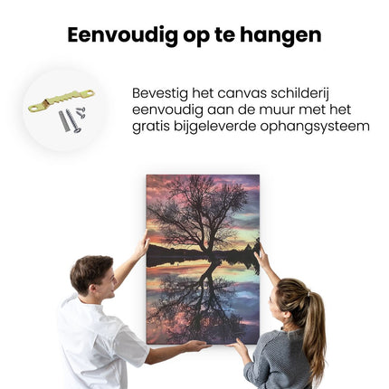 Canvas schilderij ophangen Eenzame Boom Weerspiegeld in een Meer bij Zonsondergang