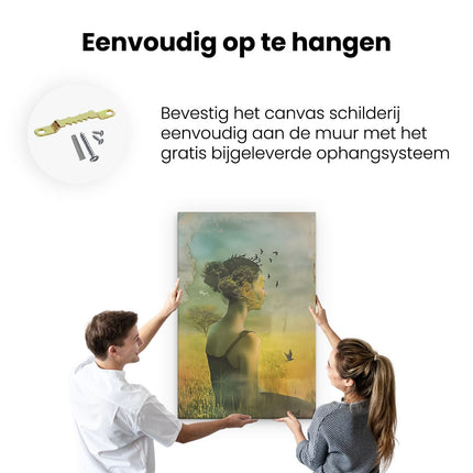 Canvas schilderij ophangen Vrouw zit in een Veld met Vogels die Rond haar Hoofd Vliegen