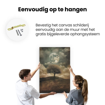 Canvas schilderij ophangen Eenzame Boom op een Heuvel met een Volle Maan aan de Hemel