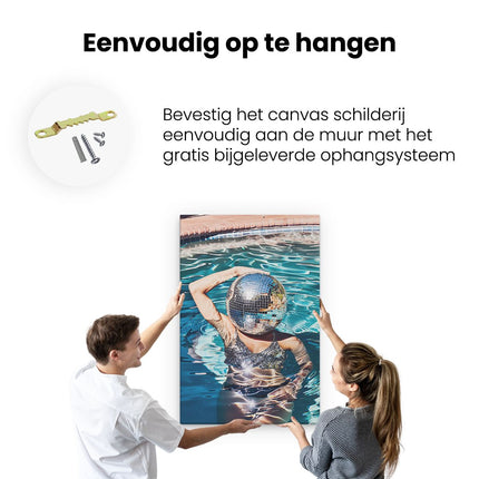 Canvas schilderij ophangen Vrouw in een Zwembad met een Discobal op haar Hoofd