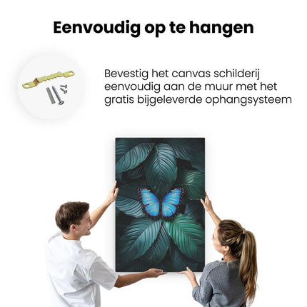 Canvas schilderij ophangen Blauwe Vlinder Rustend op Groene Bladeren
