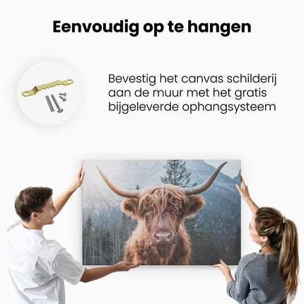 Canvas schilderij ophangen Schotse Hooglander Koe In De Bergen