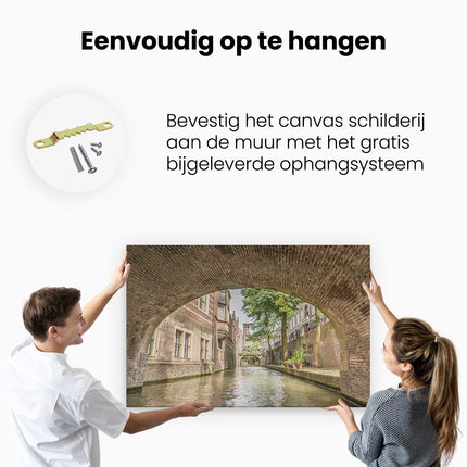 Canvas schilderij ophangen Gracht In Utrecht Onder De Brug