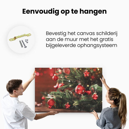 Canvas schilderij ophangen Kerstboom Met Rode Lichtjes En Kerstballen