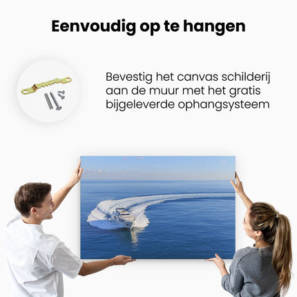 Canvas schilderij ophangen Jachtboot op het Water in een Bocht