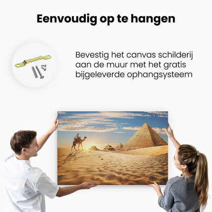 Canvas schilderij ophangen Egyptische Piramides met een Kameel