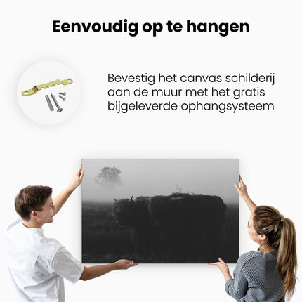 Canvas schilderij ophangen Twee Schotse Hooglanders in de Mist - Zwart Wit