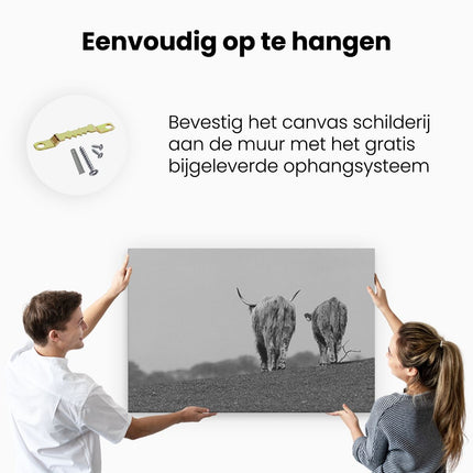 Canvas schilderij ophangen Twee Schotse Hooglanders Koeien Lopen Weg - Zwart Wit