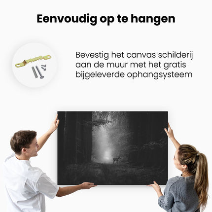 Canvas schilderij ophangen Hert in het Groene Bos - Zwart Wit