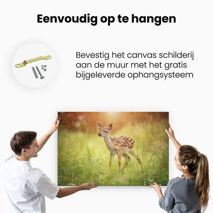 Canvas schilderij ophangen Baby Hert in het Gras - Bambi