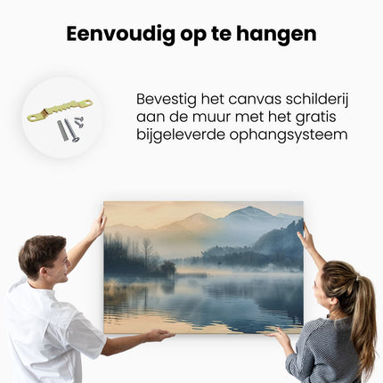 Canvas schilderij ophangen Mistig Meer met Bergen op de Achtergrond