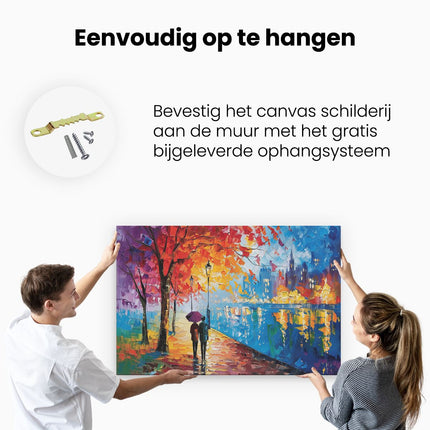 Canvas schilderij ophangen Koppel dat met een Paraplu door de Straat loopt