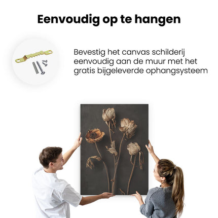 Canvas Schilderij Ophangen Drie Gedroogde Bloemen op een Zwarte Achtergrond