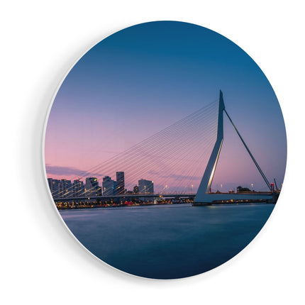 Wandcirkel vooraanzicht Erasmusbrug In Rotterdam Met Zonsondergang