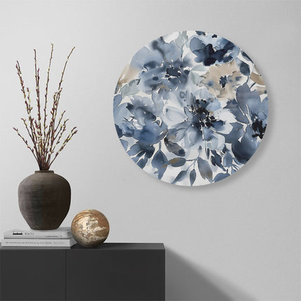 Wandcirkel muur Blauwe en Beige Bloemen op een Witte Achtergrond