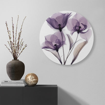 Wandcirkel muur Drie Paarse Bloemen op een Witte Achtergrond