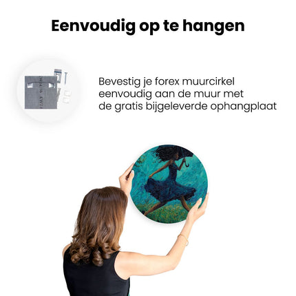 Wandcirkel ophangen Vrouw loopt met een Paraplu
