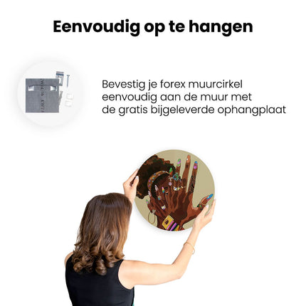 Wandcirkel ophangen Zwarte Vrouw met Kleurrijke Nagels