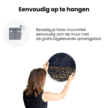Wandcirkel ophangen Gouden Stippen op een Donkere Achtergrond