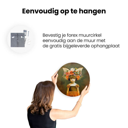 Wandcirkel ophangen Meisje in een Jurk met een Vlinder op haar Hoofd