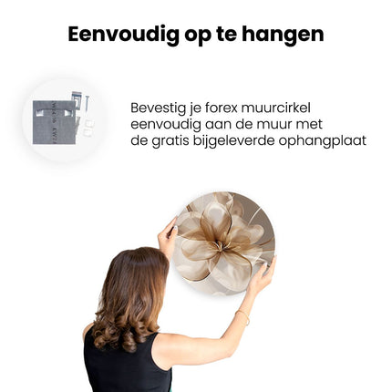 Wandcirkel ophangen Bloem met een Beige Achtergrond