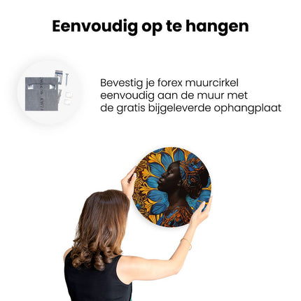 Wandcirkel ophangen Afrikaanse Vrouw die een Hoofddoek Draagt