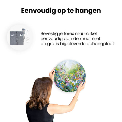Wandcirkel ophangen Kunstwerk van Bloemen in een Tuin