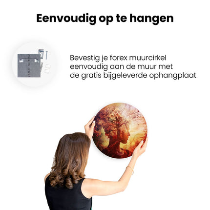 Wandcirkel ophangen Vrouwenhoofd met een Boom op de Achtergrond