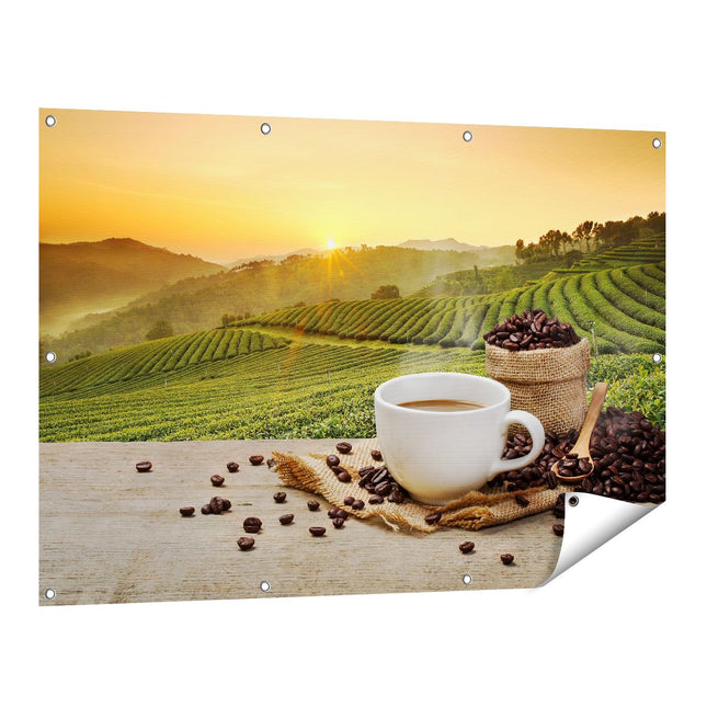 Tuinposter vooraanzicht Kopje Koffie Op Een Plantage Achtergrond6