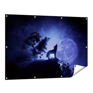 Tuinposter vooraanzicht Huilende Wolf In Silhouet Bij Volle Maan